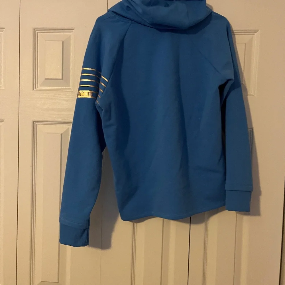 Sweatshirt - Picture 1 of 2
